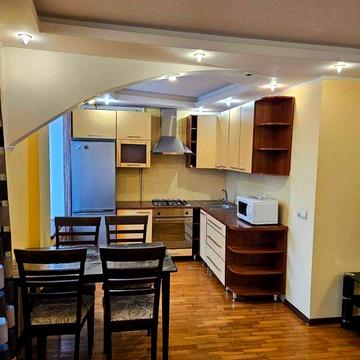 Центр! Оренда 2-кім. квартири вул.Національної Гвардії "Градецький"