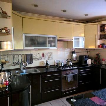 Пропоную 4-х кімнатну квартиру в центрі, Автономне опалення.