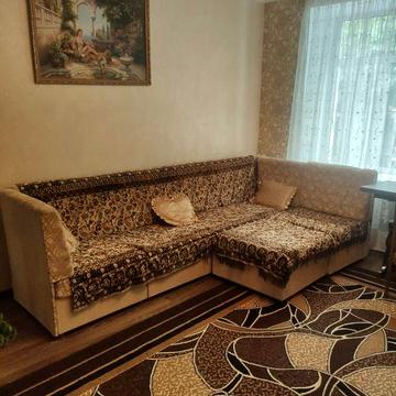 Оренда частного будинку.  Дві окремі кімнати.  Старий город.