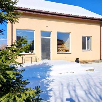 Будинок з терасою в передмісті Киева, місто Буча.