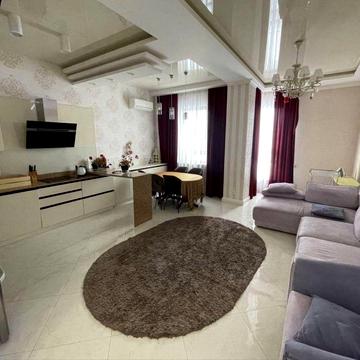 Аренда 3к.кВ. Центр пер. Банный 1, Дом на Набережной Новострой