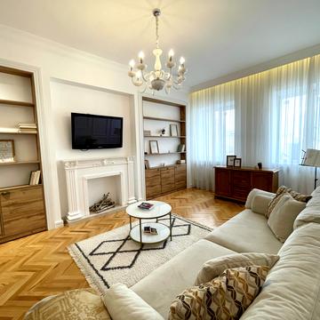 Ярославів Вал вул., 28