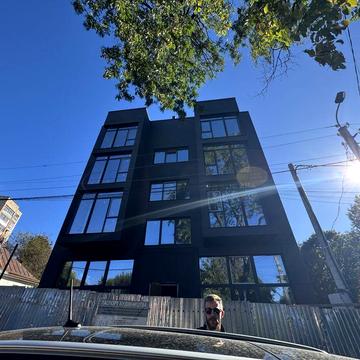 Продам ексклюзивну  квартиру в клубному будинку в центрі