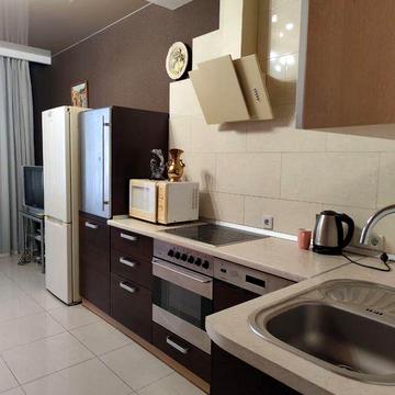 новострой Чудо город , сдам большую 1 комнатную квартиру