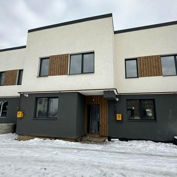 Сучасний таунхаус з дизайнерським ремонтом у Крихівцях — 118 м²