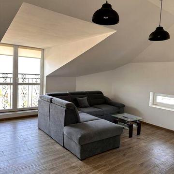 Продаж 2кім квартири з євроремонтом і меблями .Центр. Моршин.