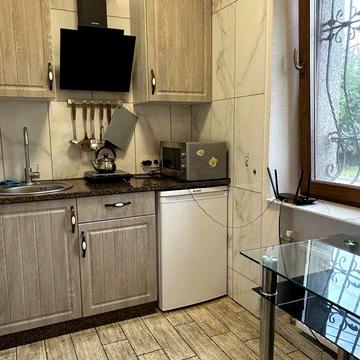 Сдам Квартиру Центр 95 Квартал(Можно под офис)