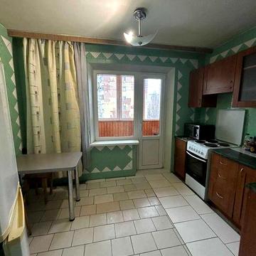 Вул. Закревського, 5А, тепла чиста  квартира.