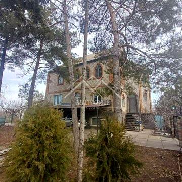 Продаж будинку на Дружбі 6 окремих кімнат, гараж , Євідновлення.