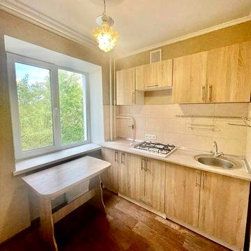 Світло завжди! 2-х кімн. 45 кв.м 3/5 Центр міста. Без меблів !