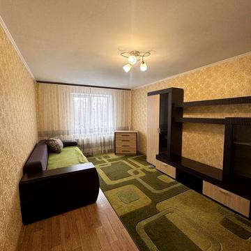 Квартира поруч з Епіцентром