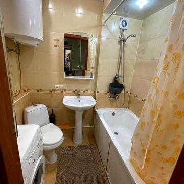 Сдаю 1комн.кв.Центр Южного мрн-а.Евроремонт.меб,техника