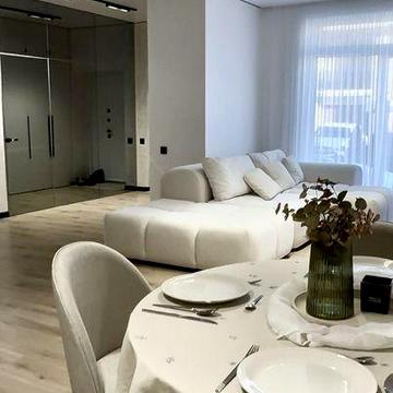 Продається  3 поверховий котедж в Байківцях