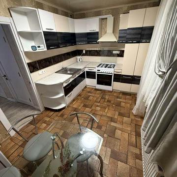 Новобудова. Трикімнатна квартира. Можна з дітьми та тваринками.