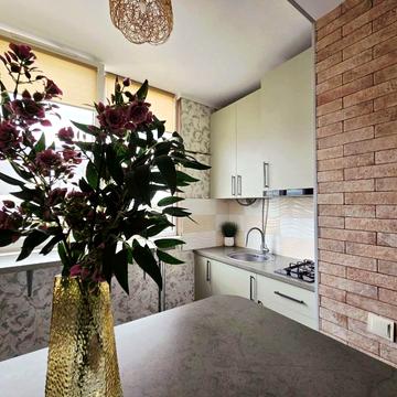 Зоряна вул., 6