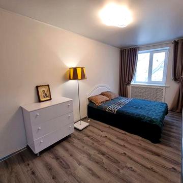 Перша здача! 3-кімнатна кв. в центрі( вул.Садова) 2 хв. до Сіті Центра