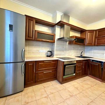 ЖК Південні ворота, Дніпровська набережна 26Г, метро 5хв, Є генератор!