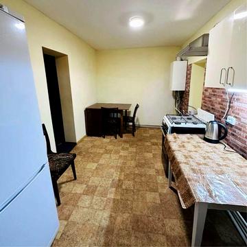 Центр, Вільна частина будинку 8000грн+комунальні