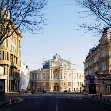 Сданый новострой возле ОПЕРНОГО театра ЖК Гермес