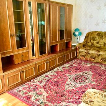 Продам  СВОЮ ФАСАДНУ 1 -к. кв. по вул. Генерала Петрова /Якира.