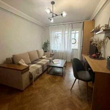 Затишна 2-кімнатна квартира по вул. Петра Радченка