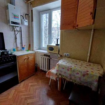 Є-Відновлення. 2к біля метро Бот.Сад 3/5.