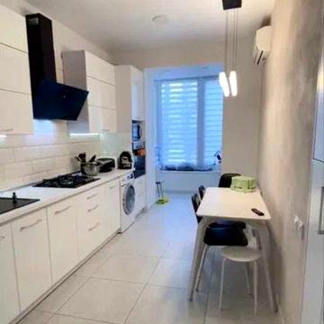 Продается 3-х комн. квартира на Сталеваров со свежим ремонтом