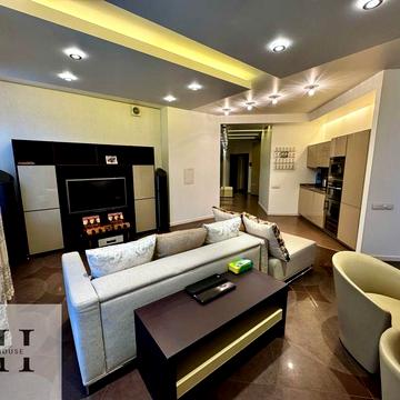 Продаж у самому центрі Києва. Бул. Тараса Шевченко,11 / Театральна