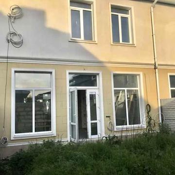 ТАУНХАУС  с частичным ремонтом, свой внутренний двор.   ДАЙБЕРГ