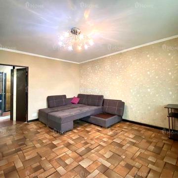 Двухкомнатная квартира у метро Спортивная.