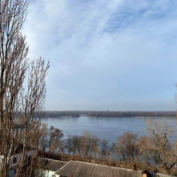 Оренда 4х кімнатної квартири в центрі з видом на р. Дніпро