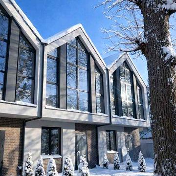 Надійний цегляний таунхаус 94,6 м² у центрі біля NOVUS