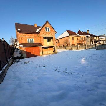 Продається будинок, 5,5 соток землі.