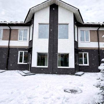 Таунхаус з розведенням електрики та газом в Стоянці.