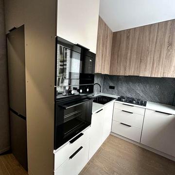 Продаж  1-кім.квартири з сучасним ремонтом в новому будинку !