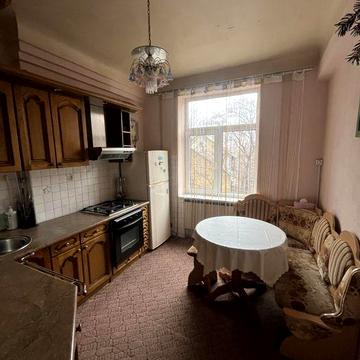 Оренда 2х кімнатна в центрі міста