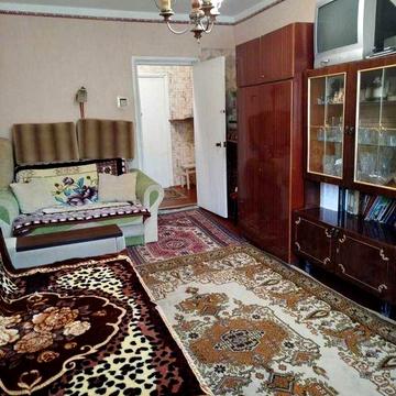 Продам просторню 2 к. квартиру на пос. Котовского. Лоджия.Госпрограммы