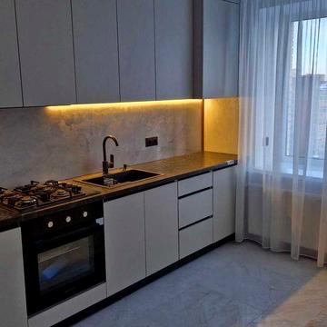 Продам сучасну однокімнатну квартиру на Дружбі