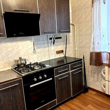 Продається 1-кімнатна квартира в центрі селища Малинівка від власника