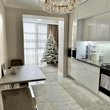 Світла , сучасна 2-кімнатна квартира (Кришталево Озеро)