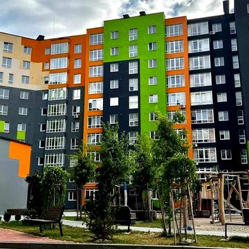 Продається  3к квартира готова до  ремонт  101 м2