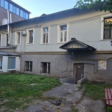 Комуналка возле.   ЮЖД