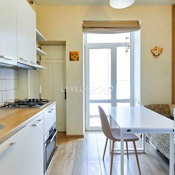 Продаж квартири з ремонтом в історичному центрі Києва! метро Хрещатик