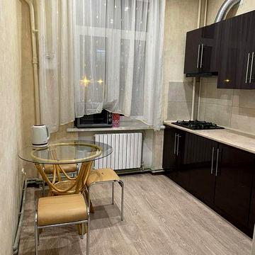 Оренда 2к.кв. центр Дмитра Яворницкого пр.