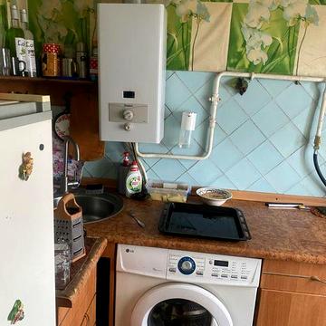 Продам 2-х кім. кв .у центрі міста ( кімнати ізольовані).