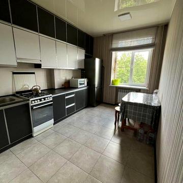 2‑к сталинка‼️ 60 м², ремонт от кирпича, новая крыша,м. Индустриальная