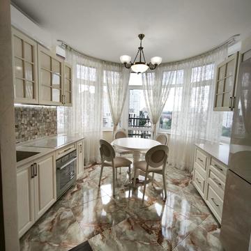 Вячеслава Чорновола вул., 27