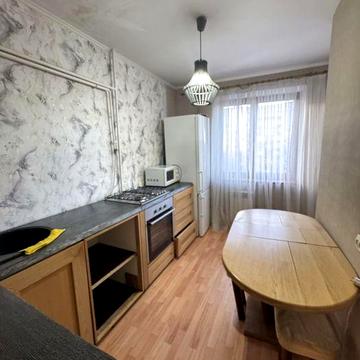 Оренда трикімнатноі квартири район Гравітону