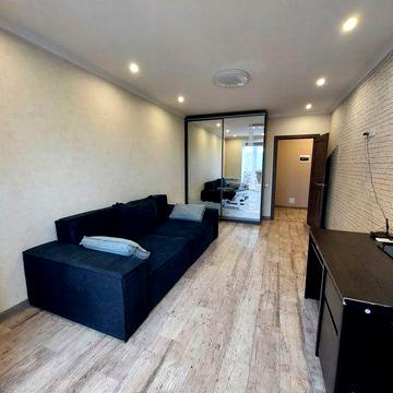 Здам в оренду велику 1-кімнатну з газом та супер локацією біля парка