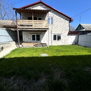 Продаж нового будинку на Баранівці.